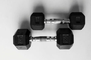 small dumbbells: benefits of weight training for your health